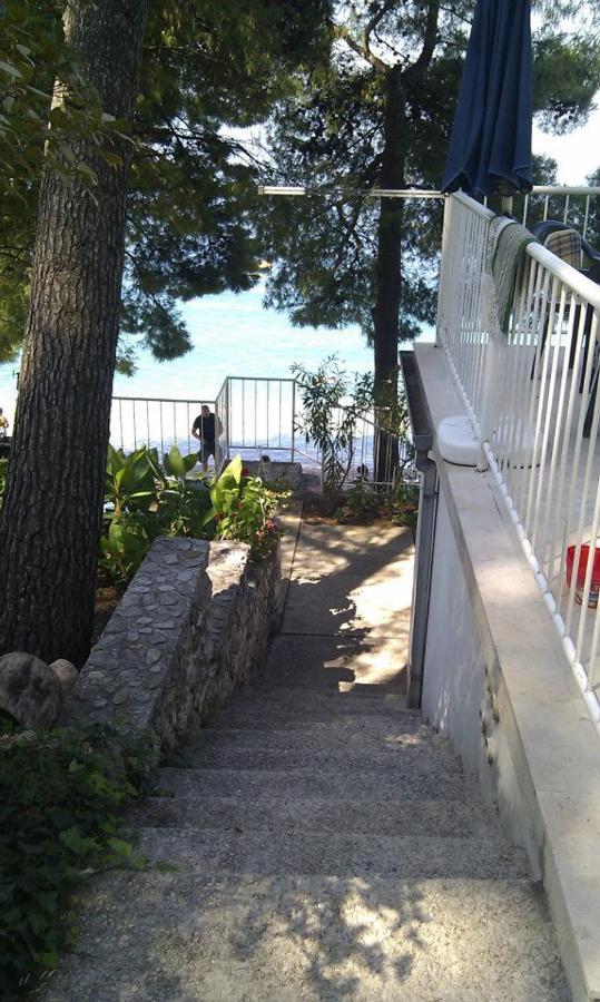 Appartement Apartman On The Beach - Nemira, Omiš Extérieur photo