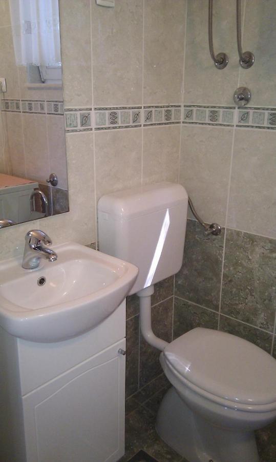 Appartement Apartman On The Beach - Nemira, Omiš Extérieur photo