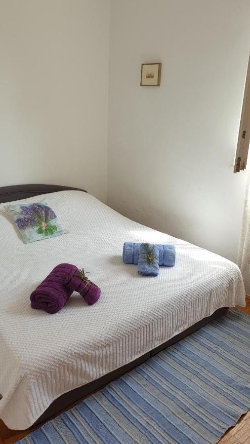 Appartement Apartman On The Beach - Nemira, Omiš Extérieur photo