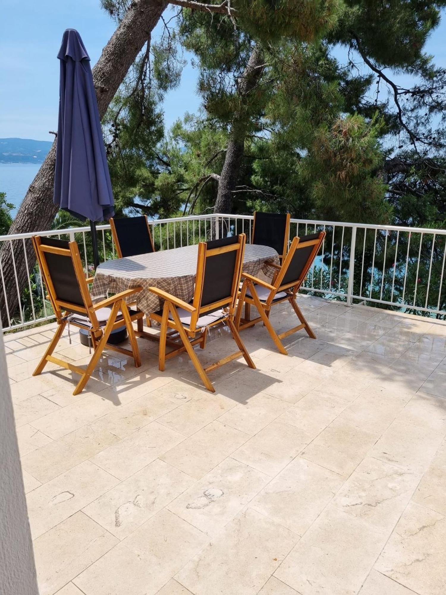 Appartement Apartman On The Beach - Nemira, Omiš Extérieur photo